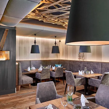 Almhof Family Und Wellness Szálloda 4*