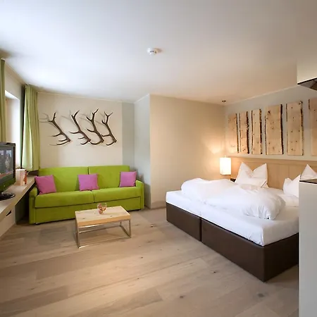 Szálloda Almhof Family Und Wellness 4*