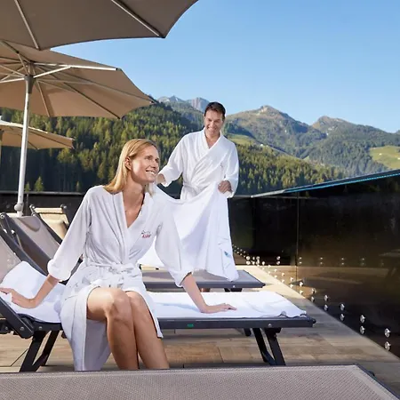 Almhof Family Und Wellness Otel