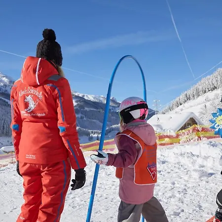 Almhof Family Und Wellness 4* Герлос