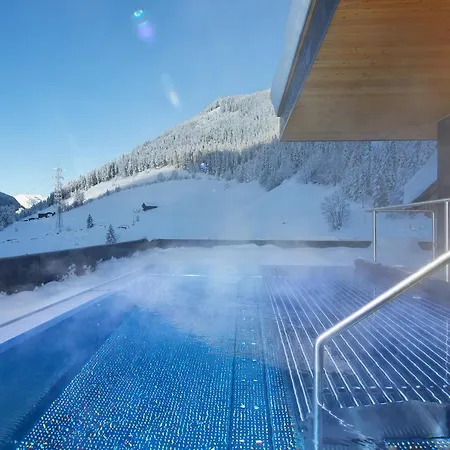Almhof Family Und Wellness Герлос